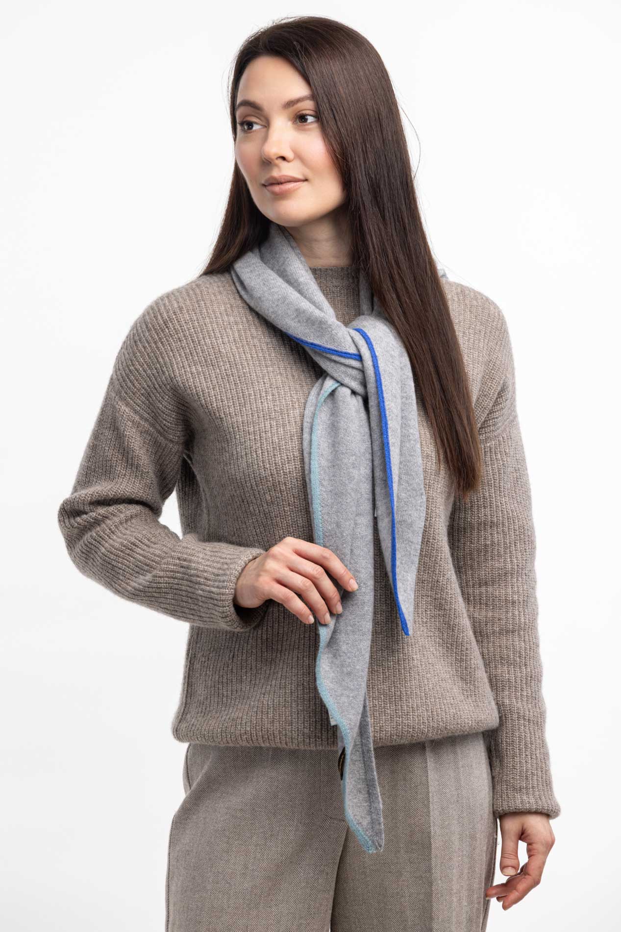 Косынка из кашемира с яркой окантовкой   289532