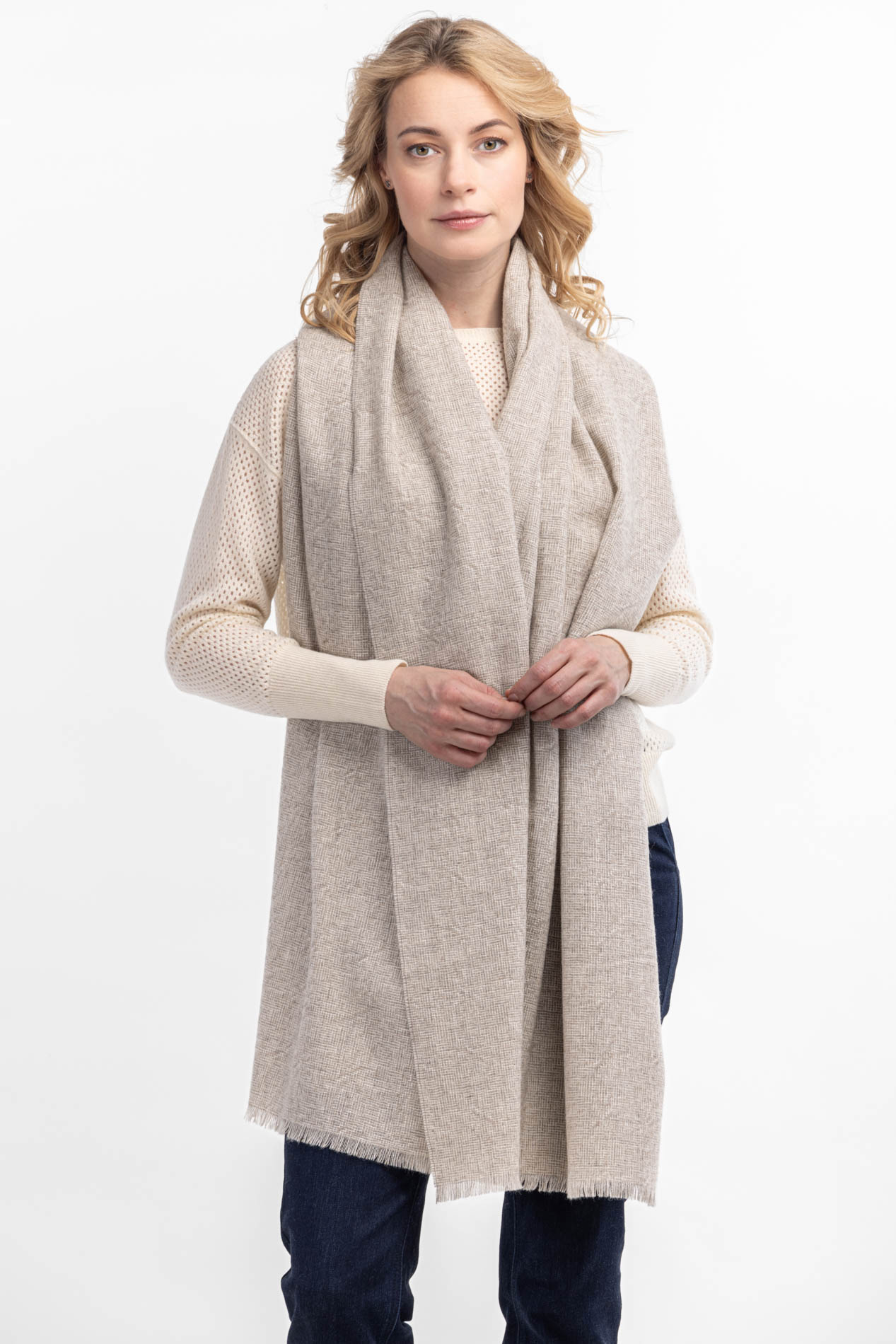 Большой тканый палантин из овечьей шерсти   290317