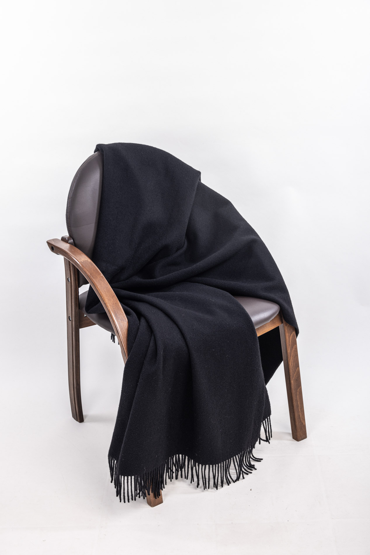 Плед из шерсти яка черный  290412