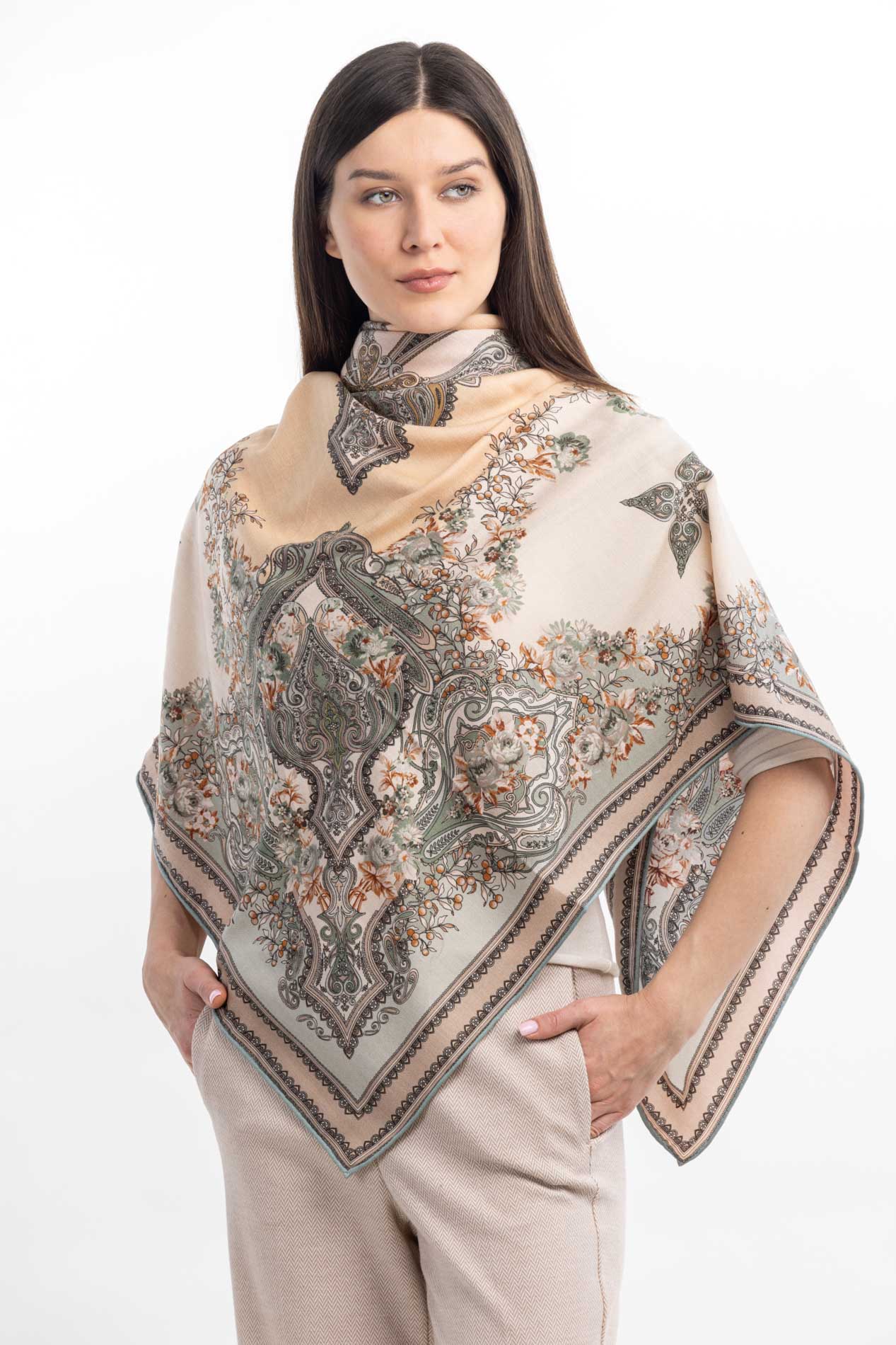 Платок из шерсти и шелка   290843