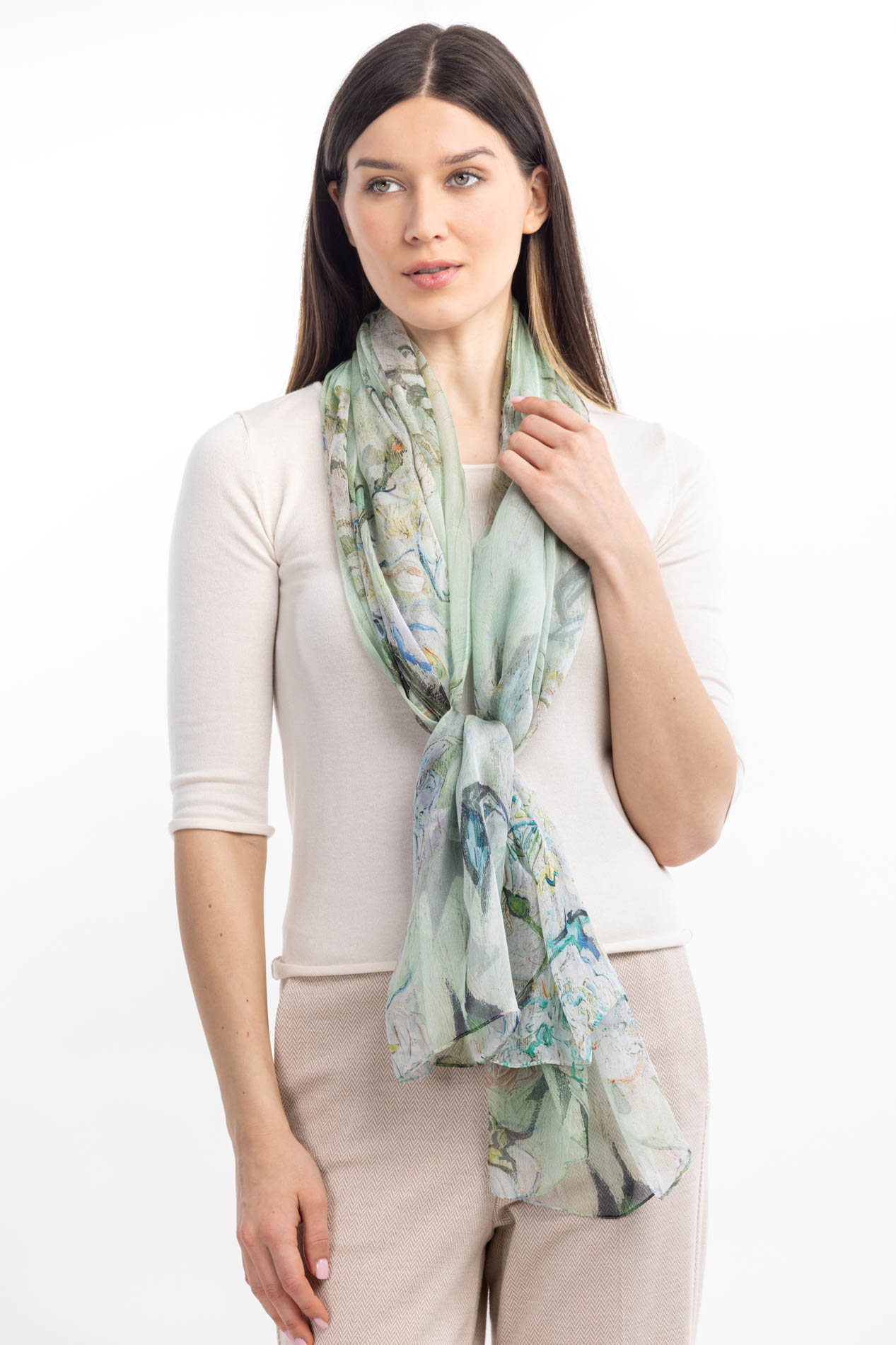 Шелковый палантин в зеленых оттенках   255716