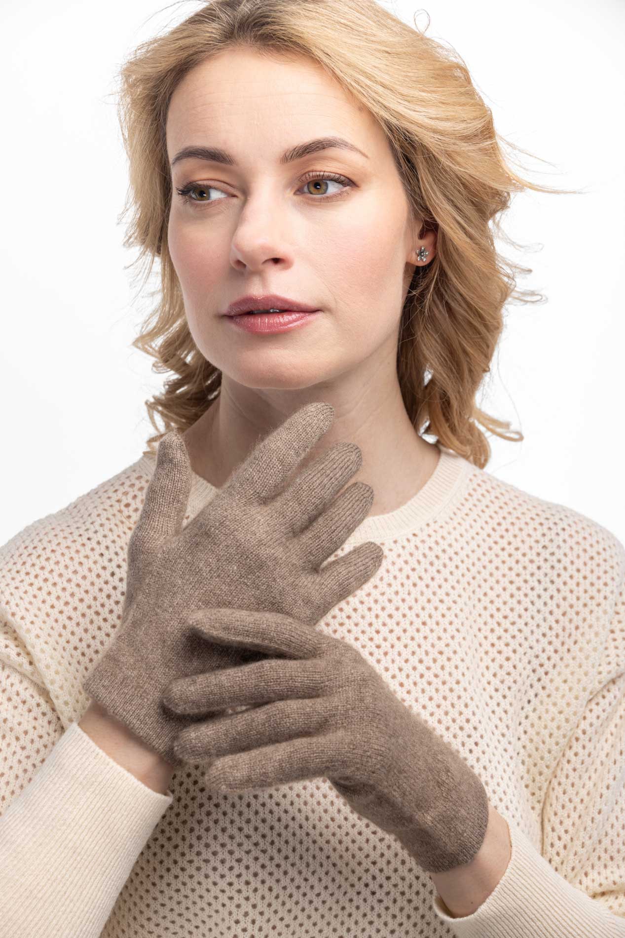 Женские короткие кашемировые перчатки гладкой вязки   164750