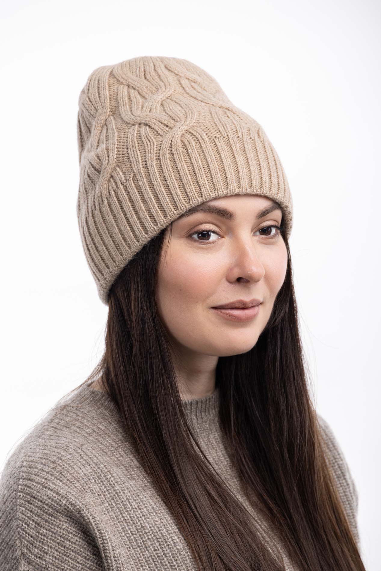 Шапка из верблюжьей шерсти с косами   289477