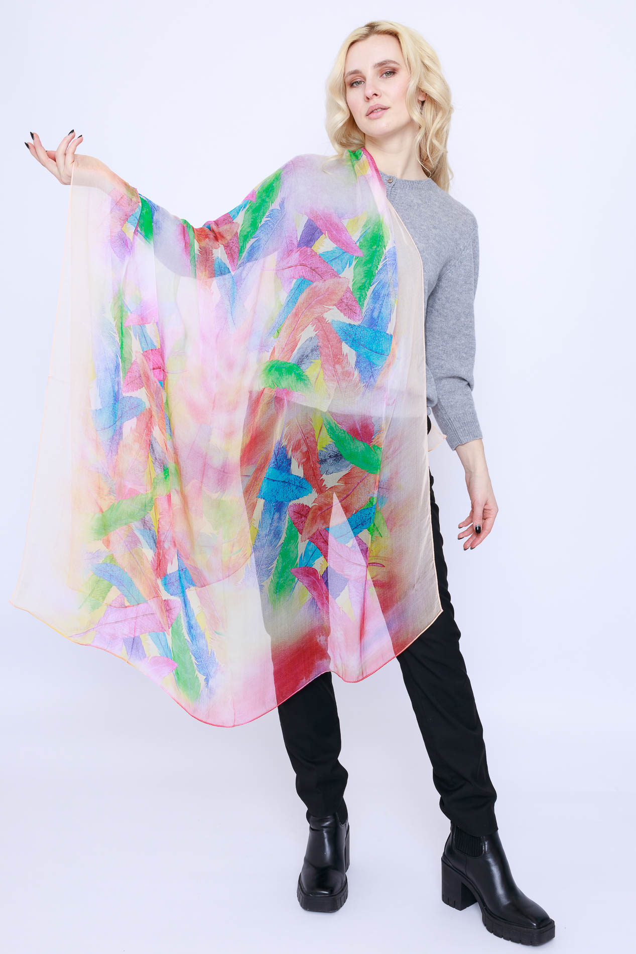 Палантин из натурального шелка с разноцветными перьями   234277