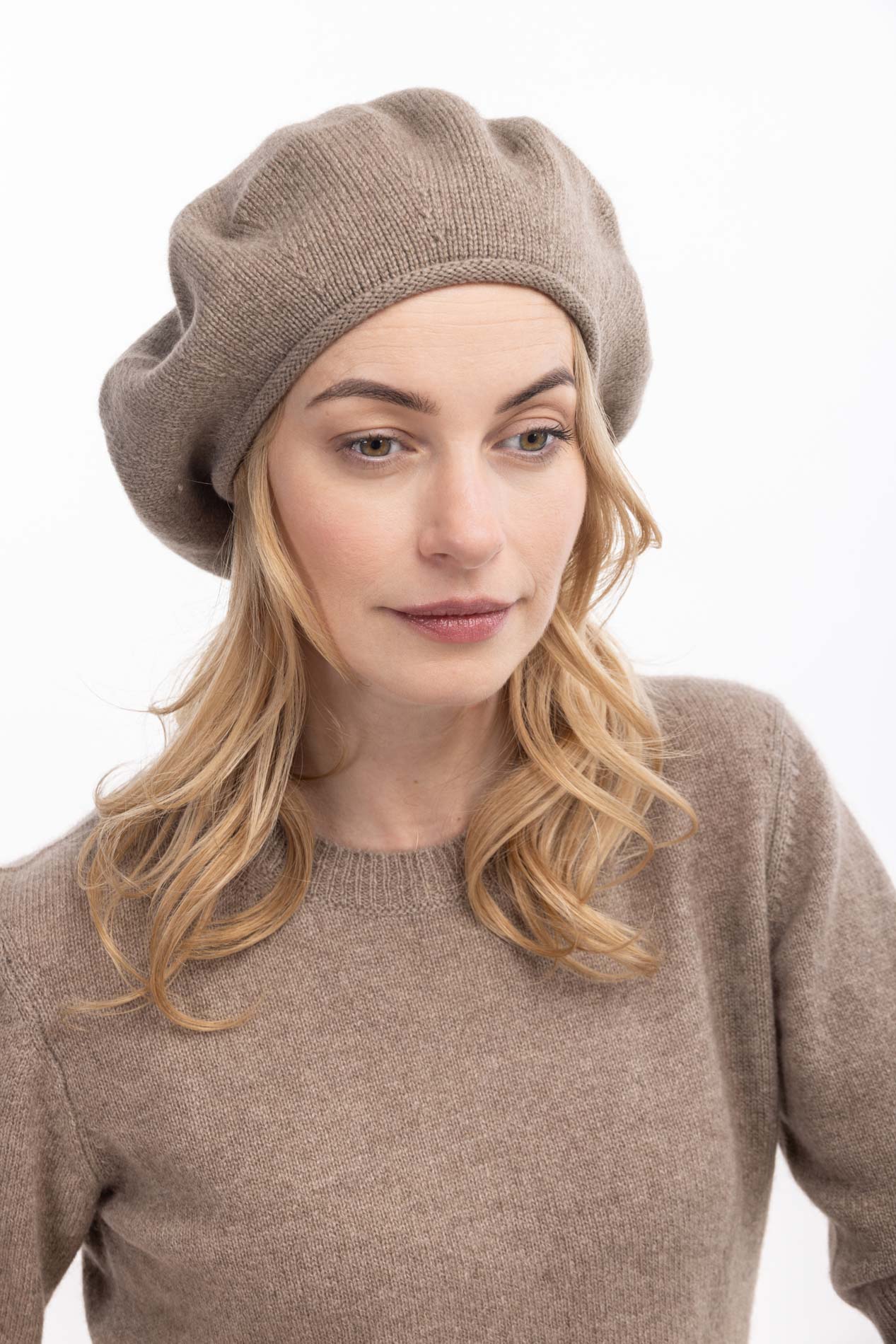 Берет из кашемира однотонный   219925