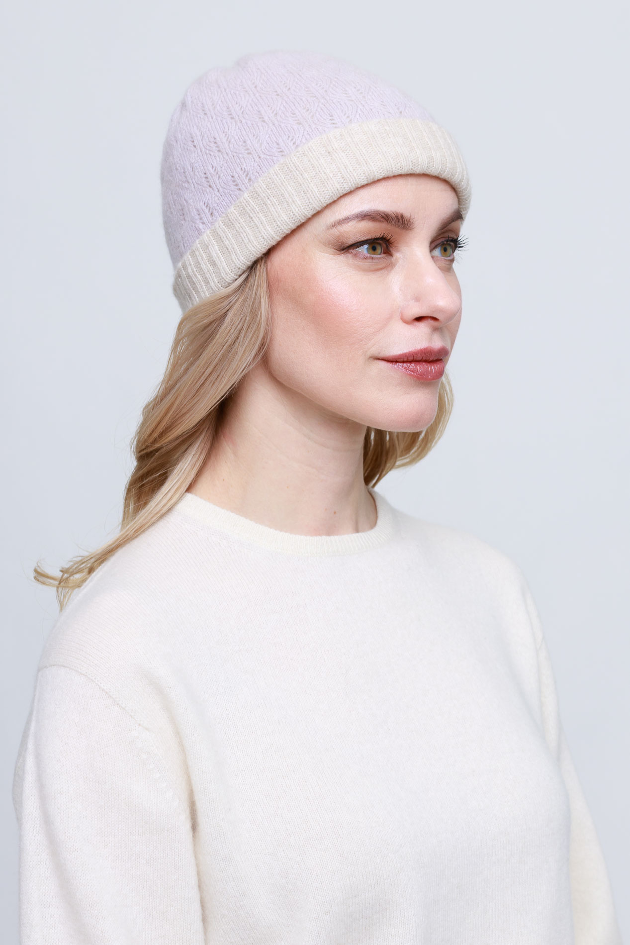 Ажурная шапка из кашемира двусторонняя   181364