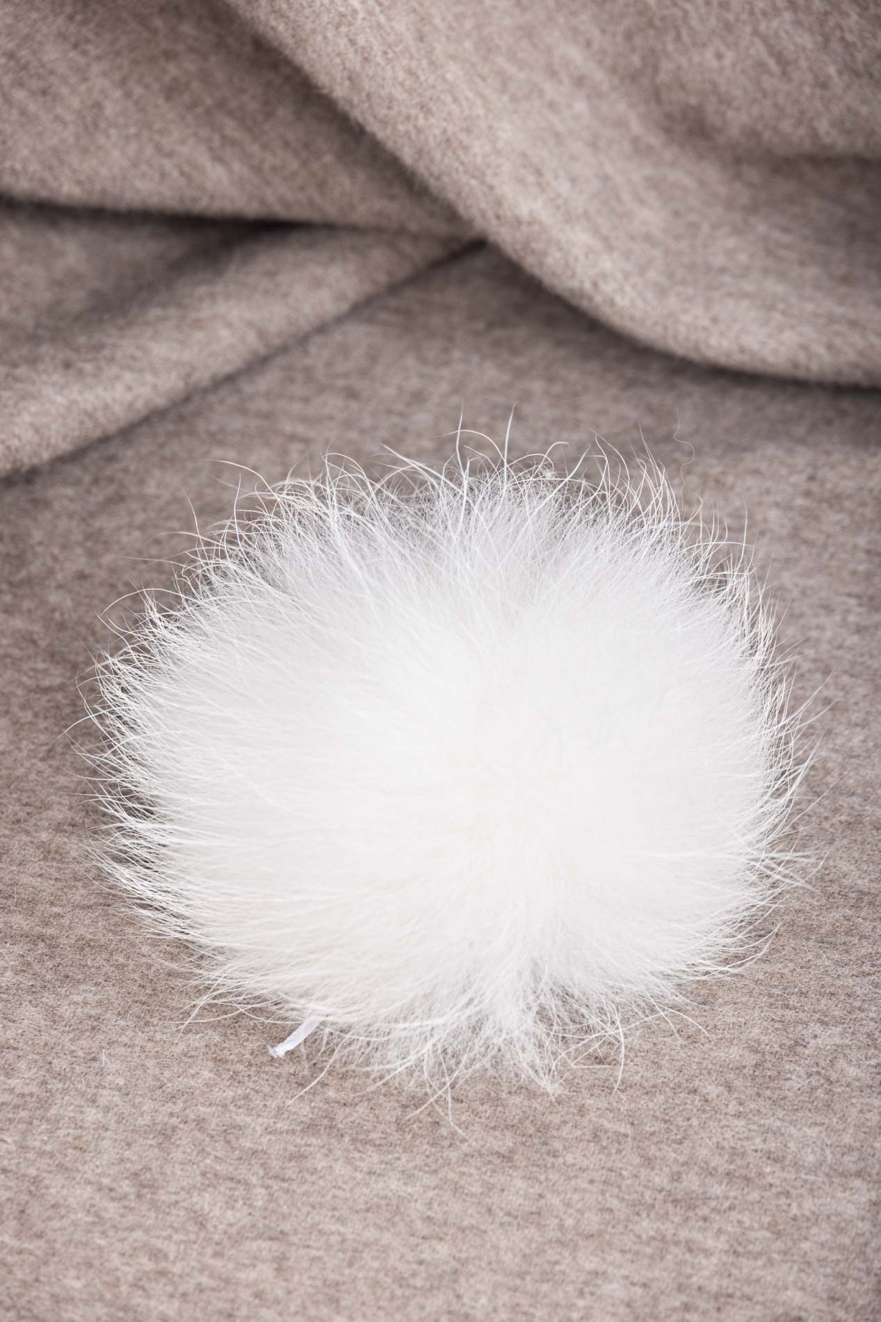 Помпон из меха енота   290527