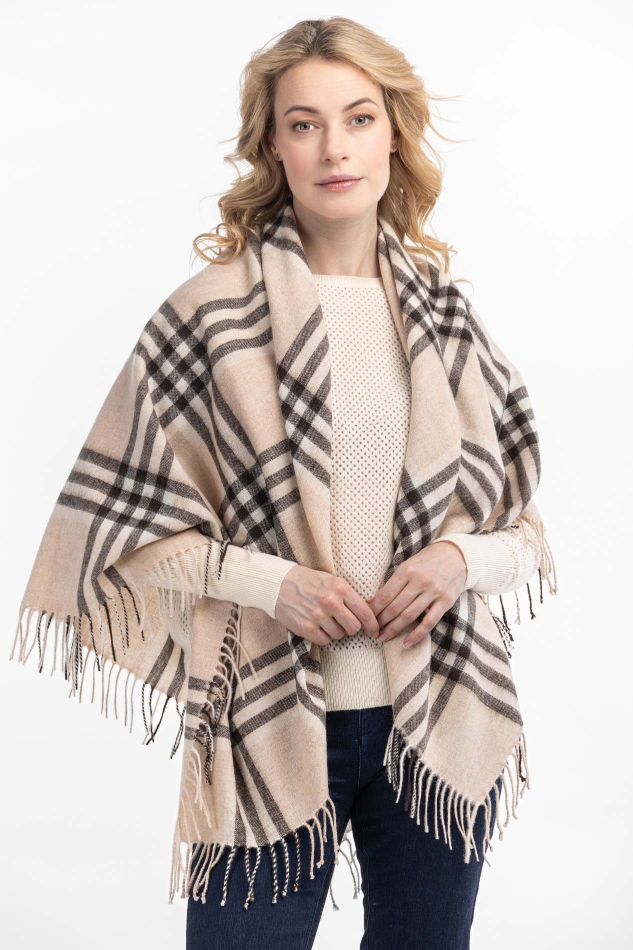 Теплый платок из овечьей шерсти в клетку   290314