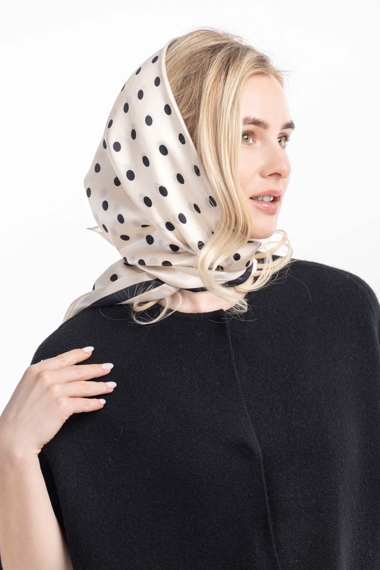 Большой шелковый платок в горошек   290690