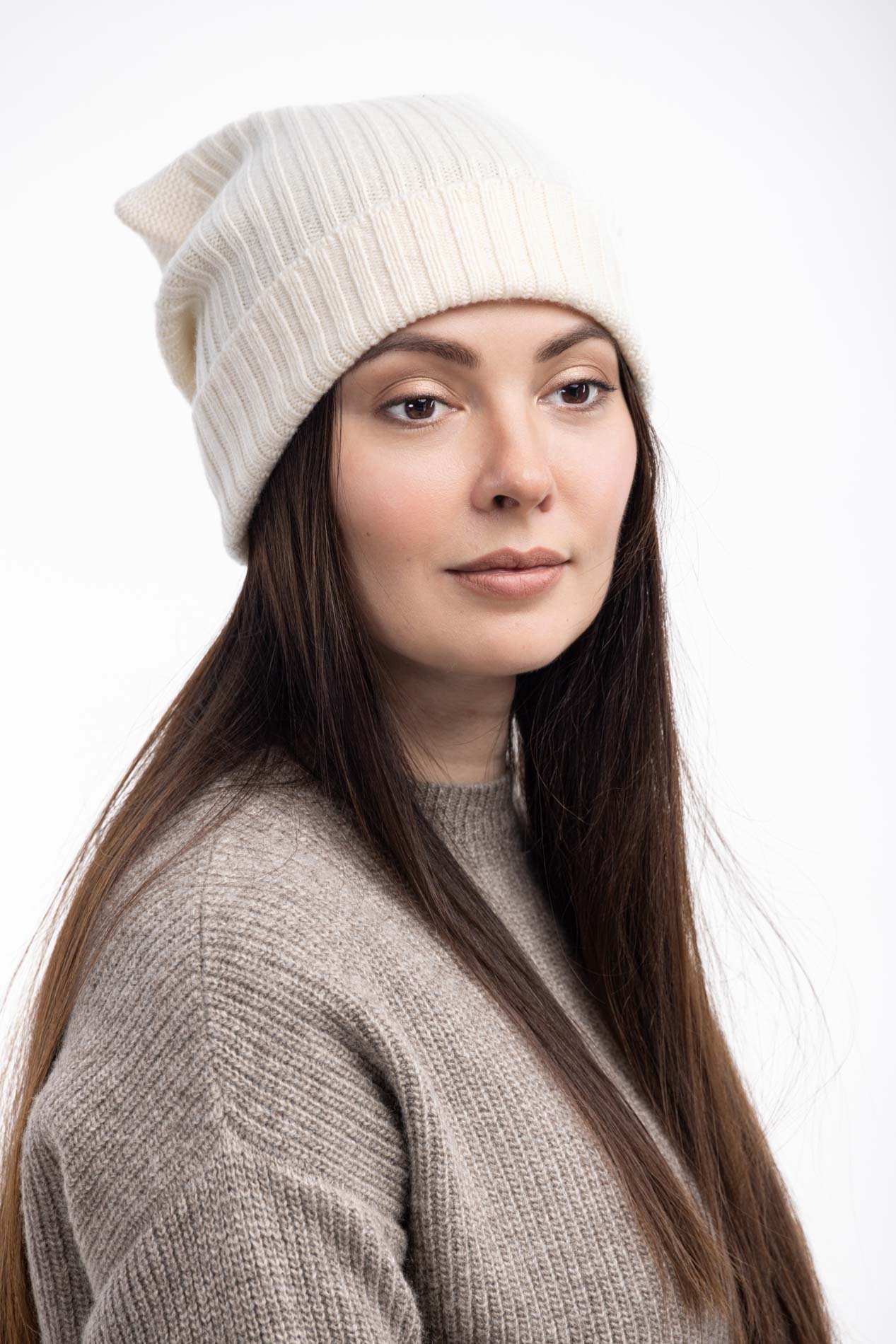 Белая кашемировая шапка   289511