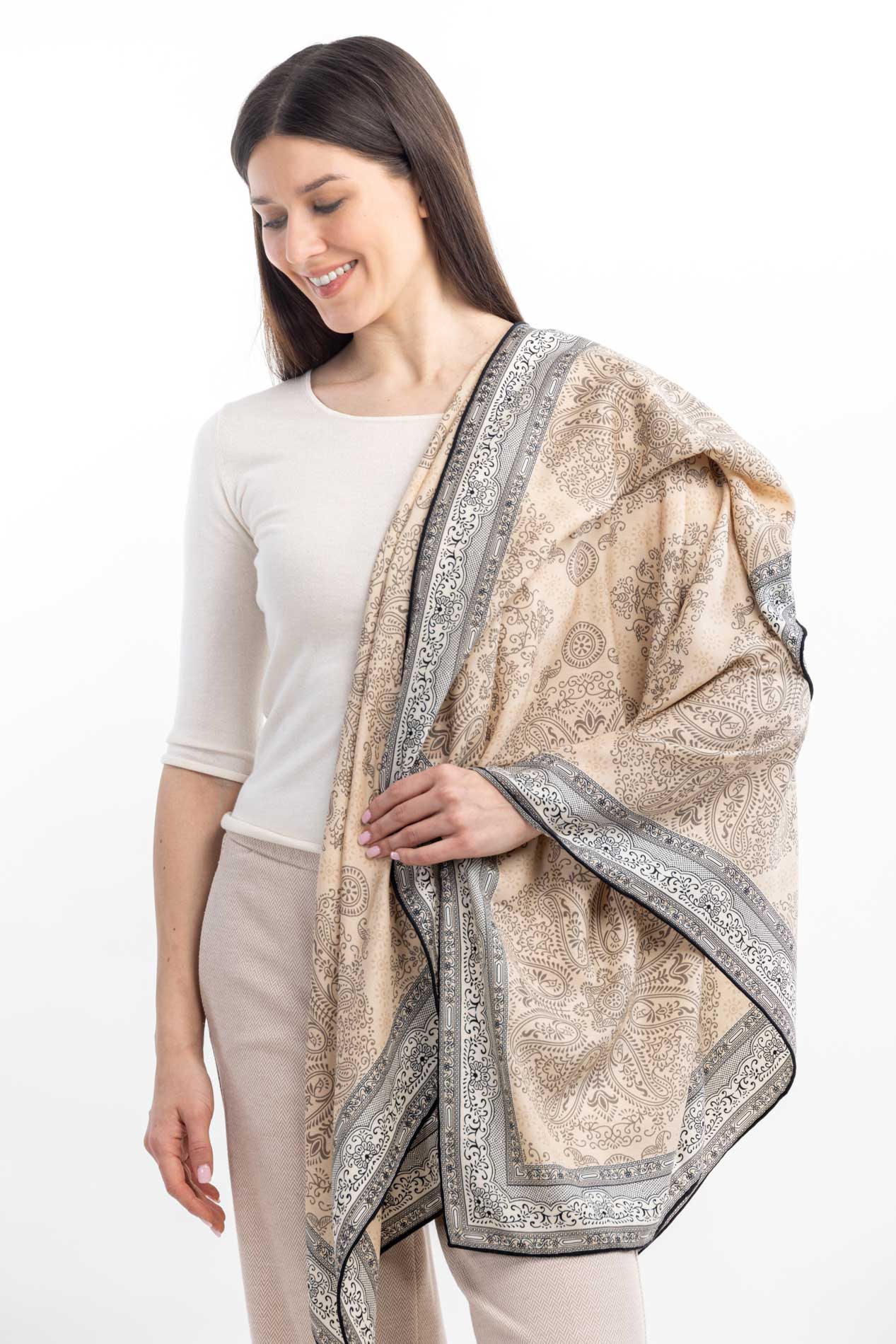 Большой платок из шерсти и шелка   290839