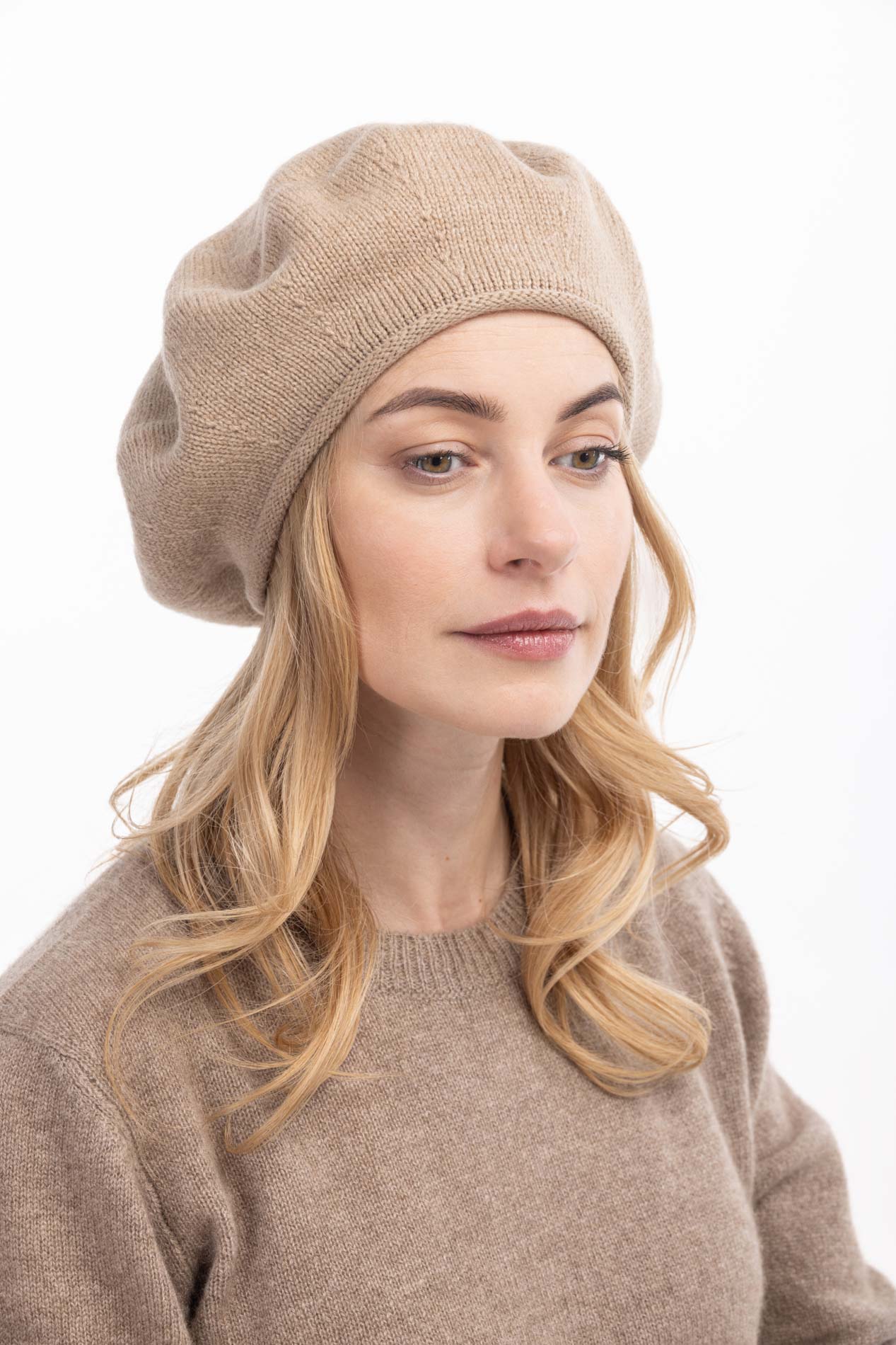 Берет из верблюжьей шерсти   290017