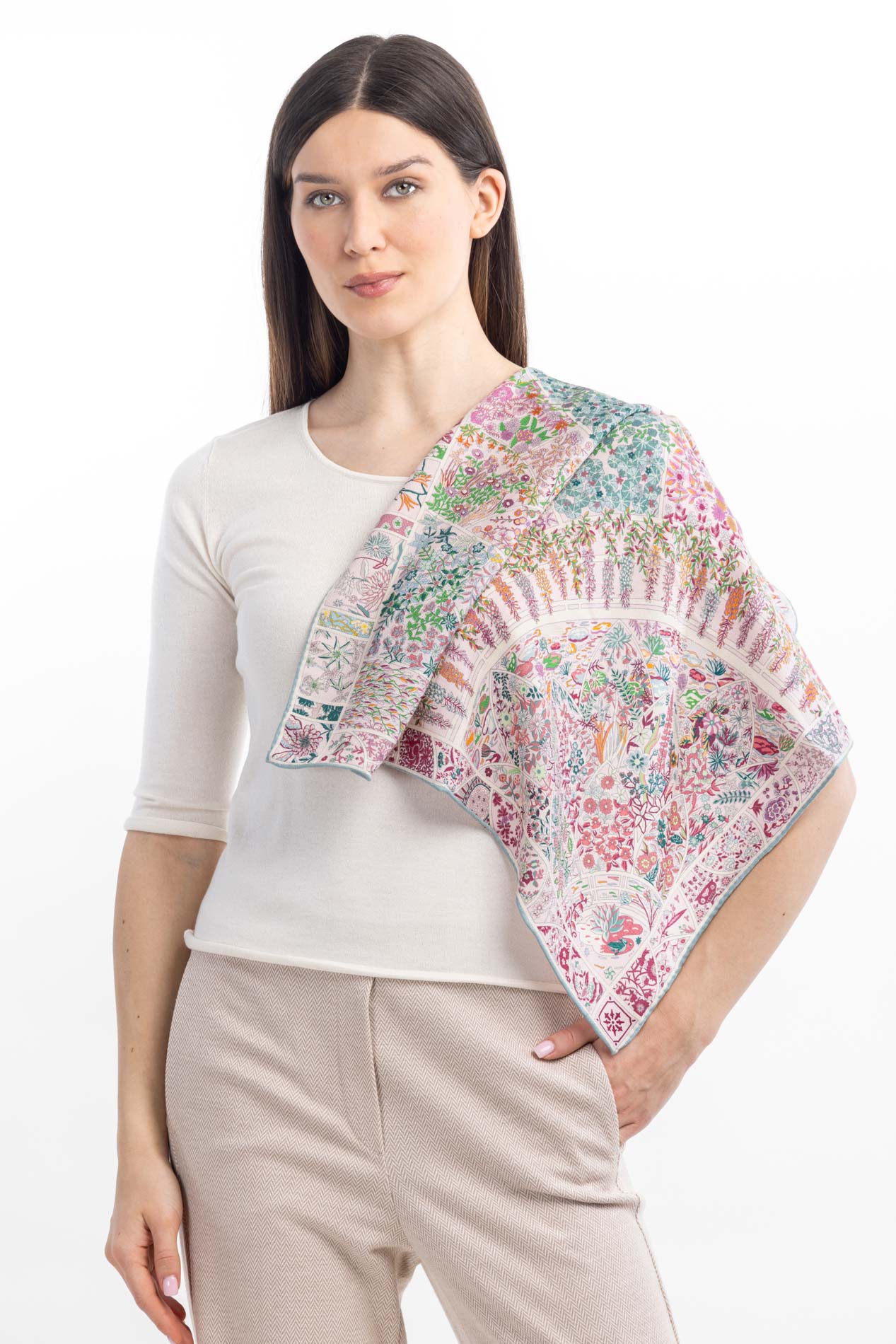 Платок из шерсти и шелка   290897