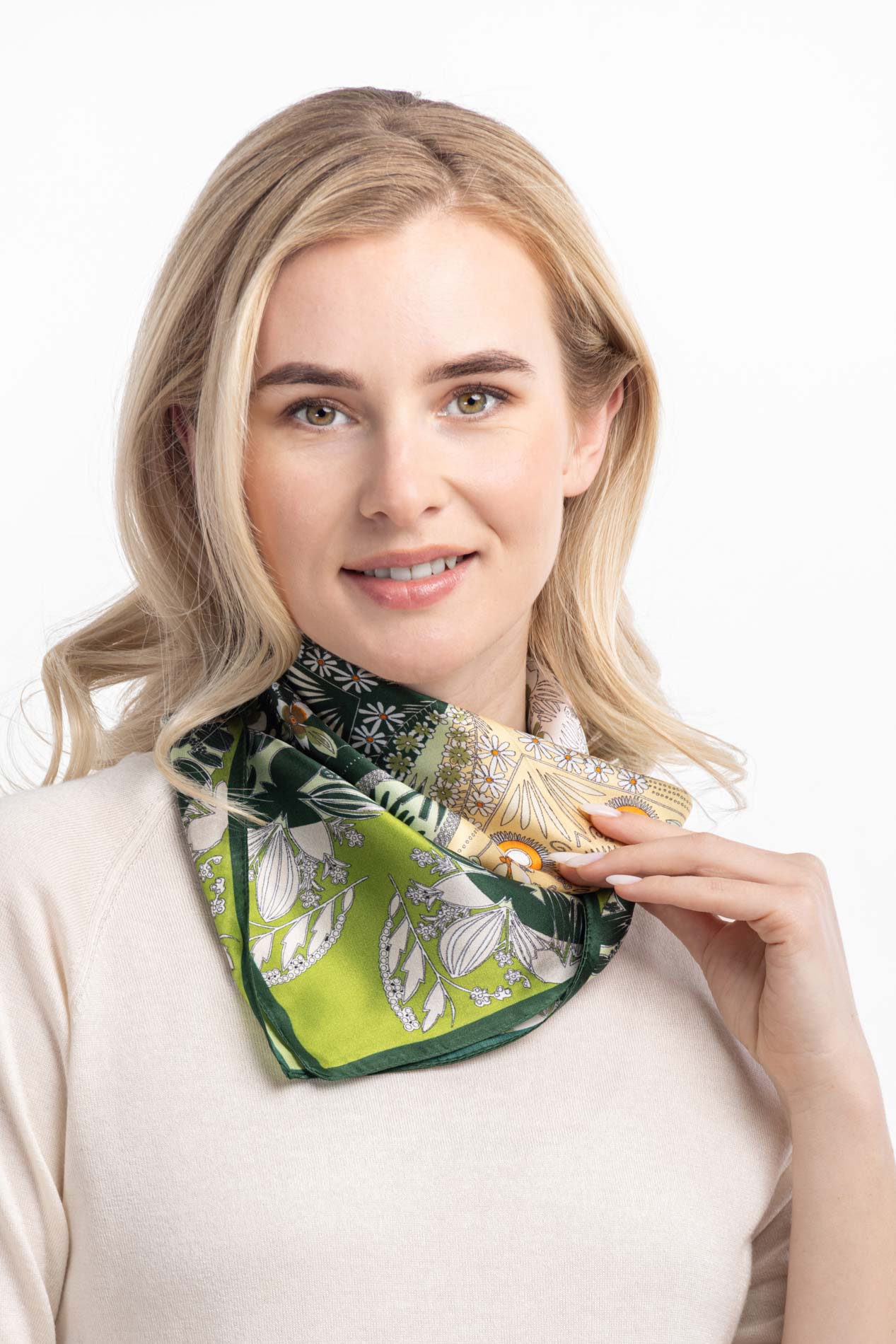 Шелковый платок в зеленых оттенках   290664