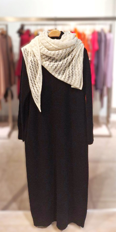 Женское черное платье из кашемира Аннета, Ажурная кашемировая косынка, 290266