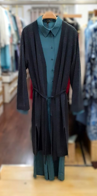 Женская блузка из 100% шелка Сабрина, Удлиненный кардиган из кашемира и мериноса Эмми, Женские брюки из 100% шелка Джесика, 289944